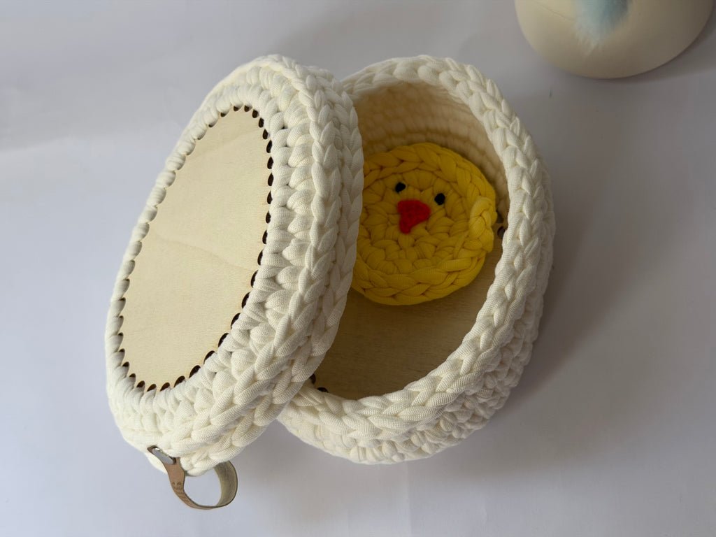 Crochet basket “Egg”