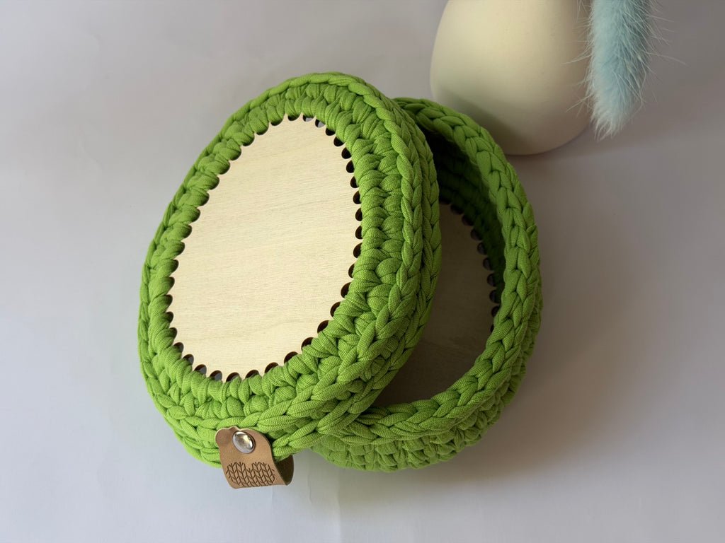 Crochet basket “Egg”